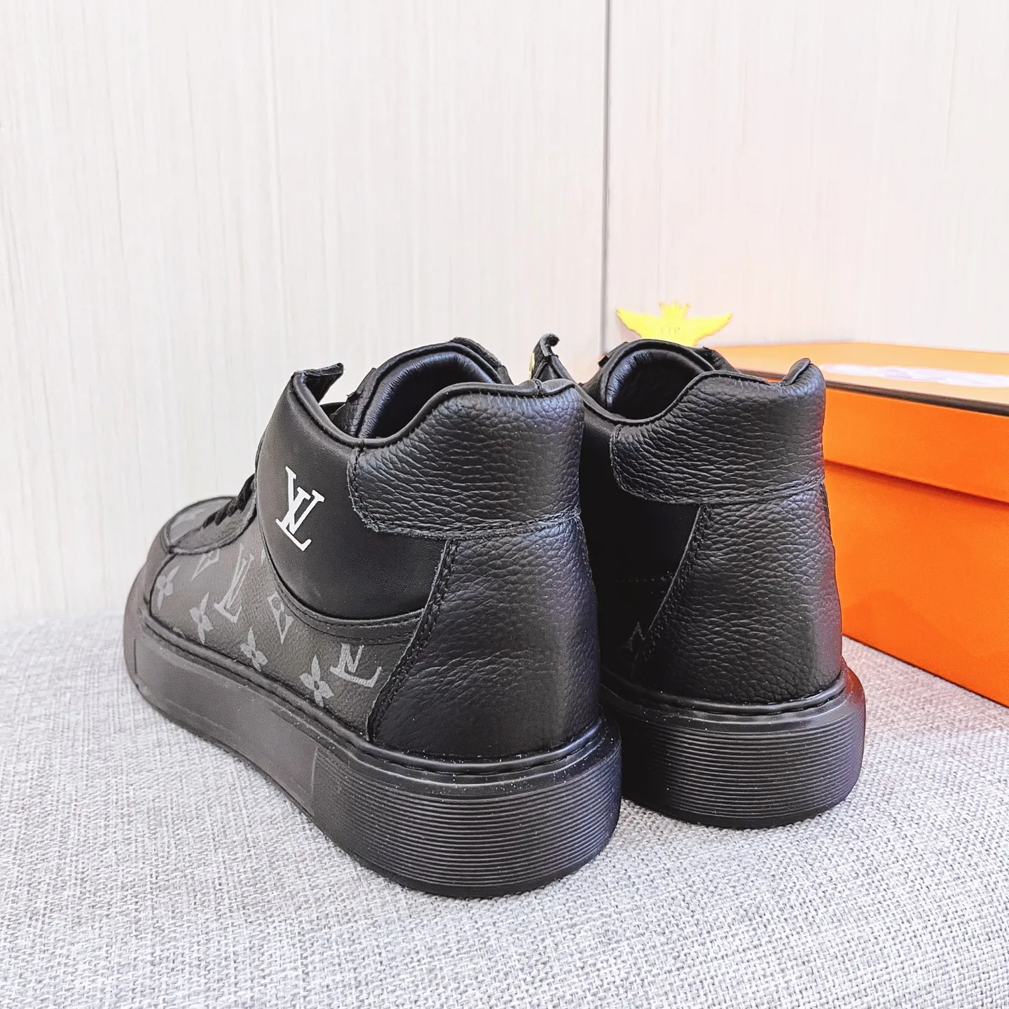 Men's Men's Shoes Men's Shoes 💰 460 Men's Men's Shoes 💰 [ LV ] 🔥 Louis Vuitton Men's high-end brand official website 1:1 latest masterpiece: the upper is made of Italian imported first-layer cowhide with a comfortable and breathable lining ➕ Made of the original non-slip and wear-resistant outsole 🔥, making walking more convenient and comfortable! An exclusive new model, a stunning work, a beautiful 1:1 replica [color] compared to the official quality! Create a fashionable personality to set off your uniqueness! A must-have for trendy men! Classic 🔥Size: 38-44 Color: 🔥 2⃣️colors available🔥.